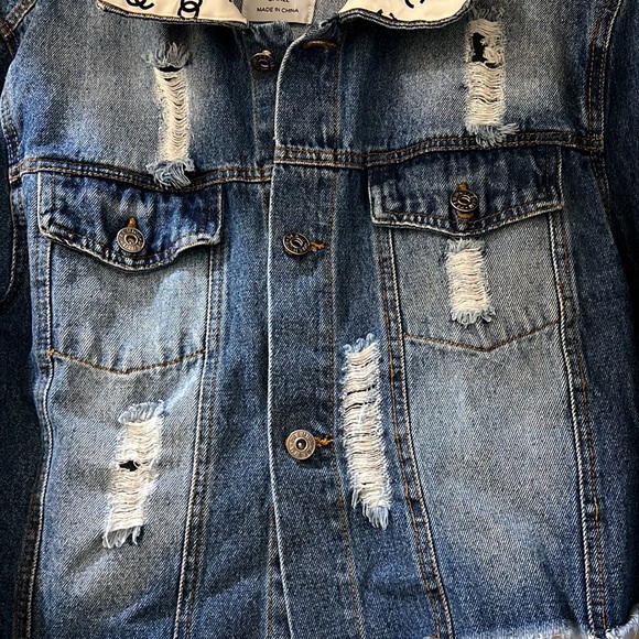 NEW custom cropped jean jacket size small - Picture 5 of 7